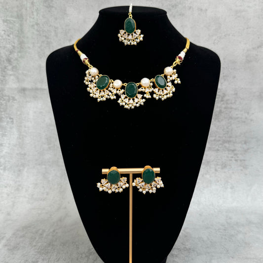 Emerald green necklace set