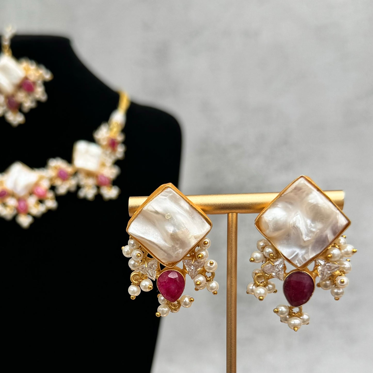 Ruby & pearl necklace set