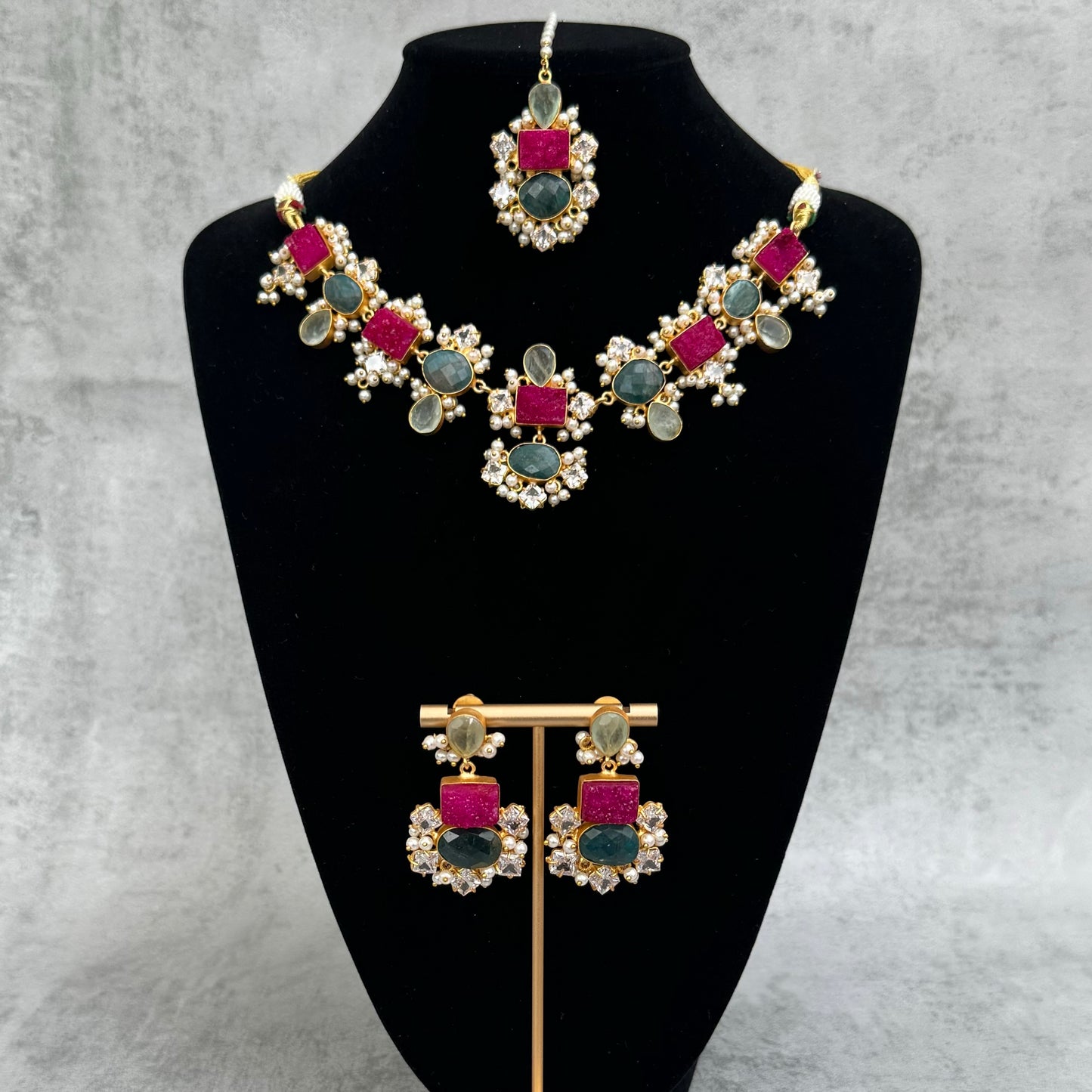 Fuchsia & emerald green necklace set