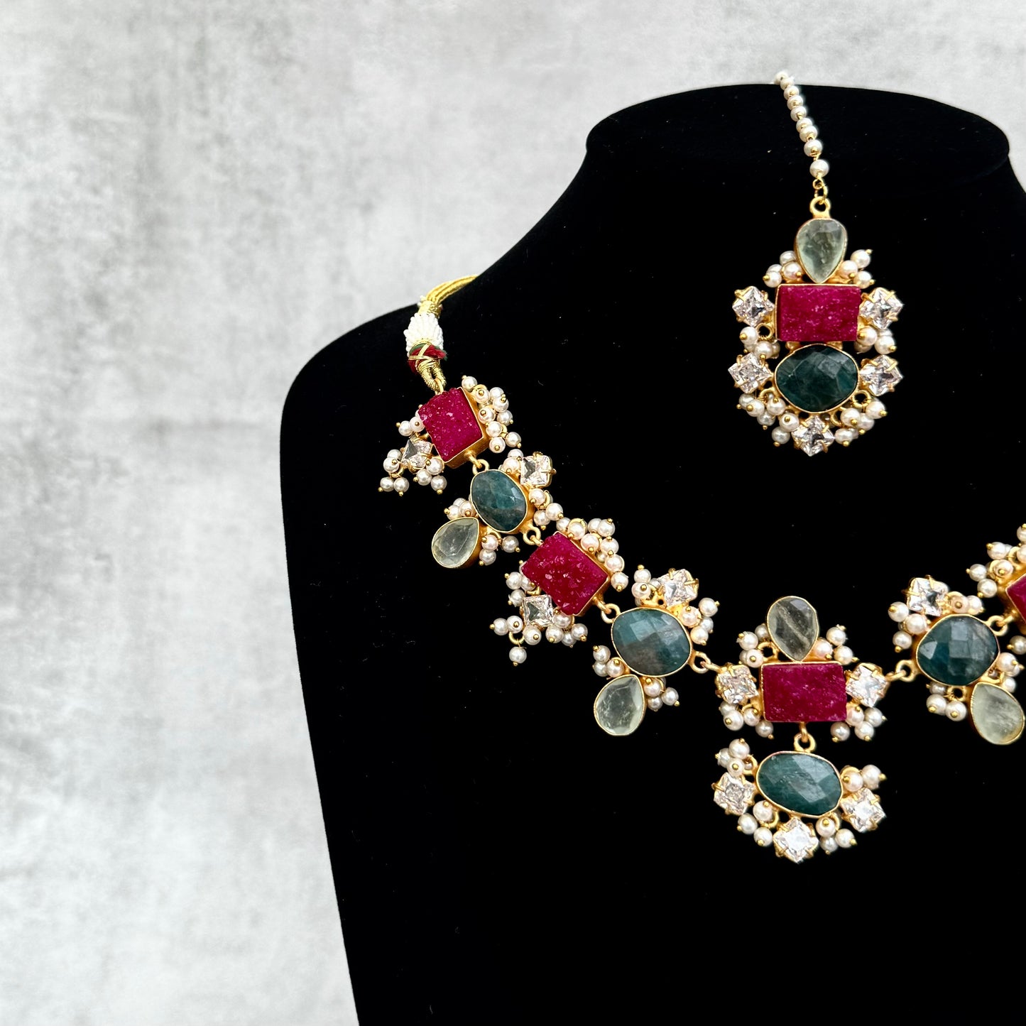 Fuchsia & emerald green necklace set