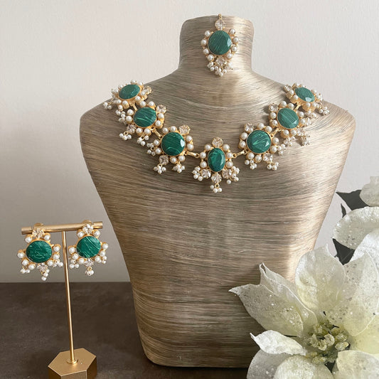 Emerald green & pearl necklace set